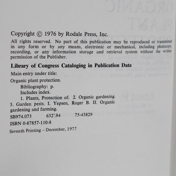 Organic Plant Protection Book From Organic Gardening & Farming Magazine 1977 HC