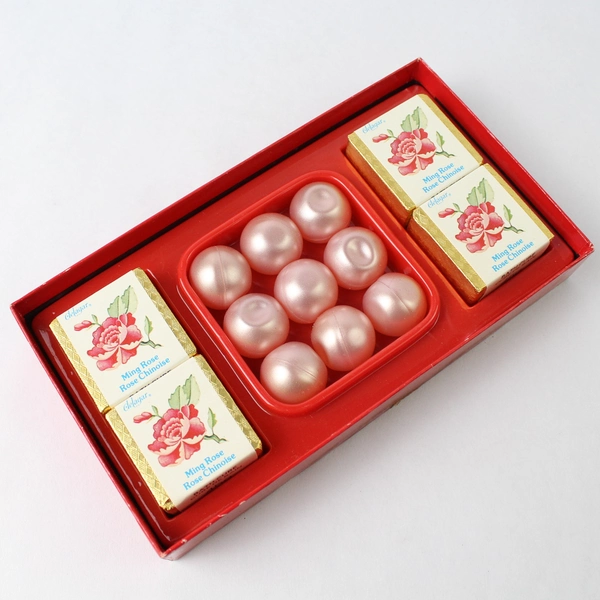 Vtg Ming Rose Fragrant Bath Cubes & Bath Oil Pearls: 4 Cubes 9 Capsules