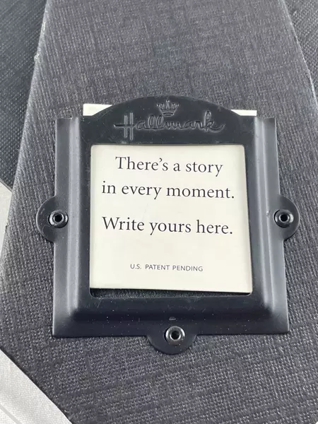 Hallmark Signature 5x7 Glass Family Photo Frame with Clip Good Condition