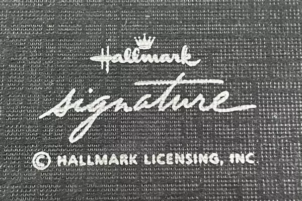 Hallmark Signature 5x7 Glass Family Photo Frame with Clip Good Condition