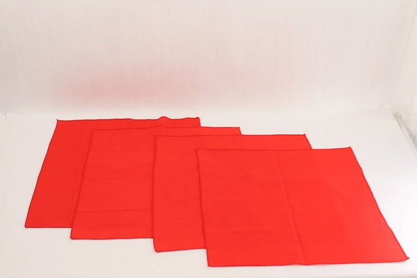 Lot of 4 Red Linen Cloth Napkins 16.5" Square - Good Pre-Owned Condition