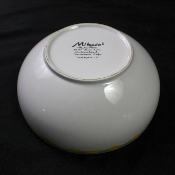 Mikasa Bosa Nova 8.5" White Green Yellow Rippled Salad Bowl Pre-Owned