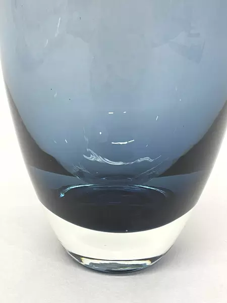 Heavy Base Blue Crystal Vase 7" Tapered Floral Planter Pre-Owned Chip Rim
