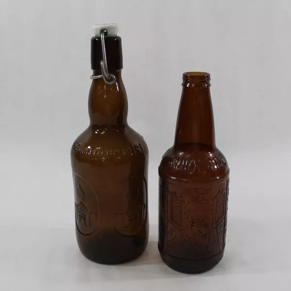 Lot of 2 Vintage Brown Amber Beer Bottles Wienmunsier & Sarsaparilla