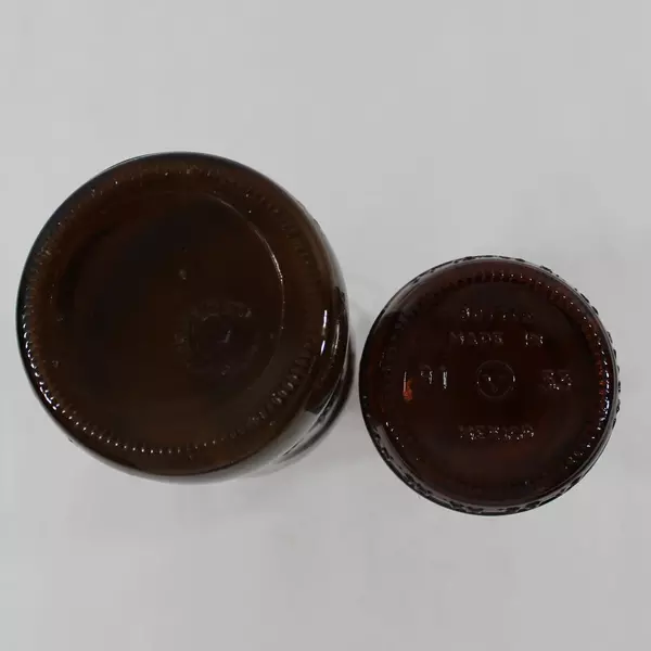 Lot of 2 Vintage Brown Amber Beer Bottles Wienmunsier & Sarsaparilla