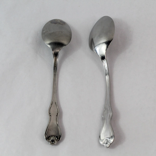 Lot of 2 Vintage Reed & Barton Oxford Stainless Steel Serving Spoons 8.5"