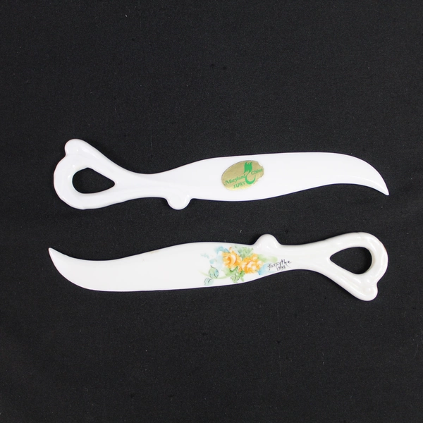 Set of 2 Maryland China Hand Painted Cheese Knives Floral Japan 1998
