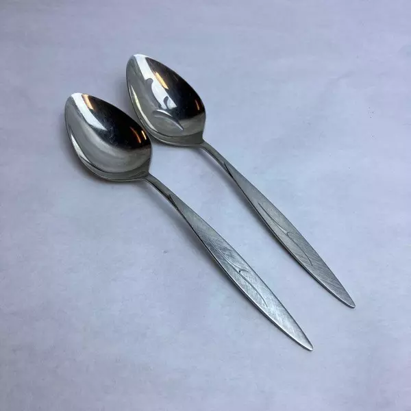 Set of 2 Vtg 1881 Rogers Stainless Oneida Fantasy Handle Serving Spoons Slotted