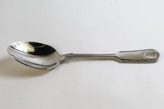Towle London Shell 18/10 Stainless Steel Serving Spoon 8.75" Flatware