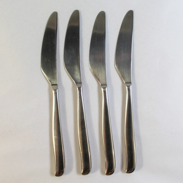 Lot of 4 Towle 18/8 Stainless Steel Design 2 Hollow 9" Dinner Knives