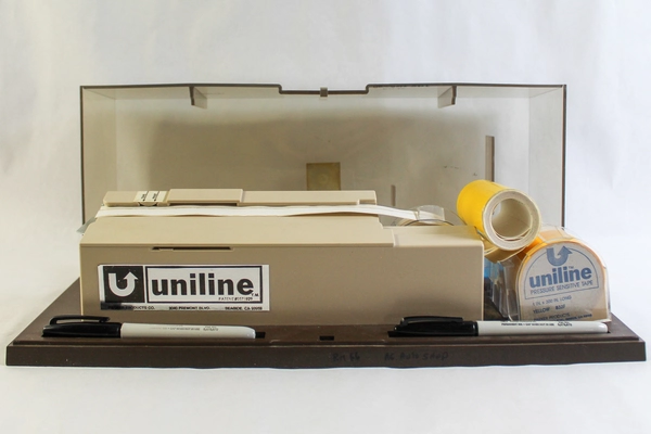 Vintage 1982 Uniline Labeling System Model 8200 with Accessories & Case