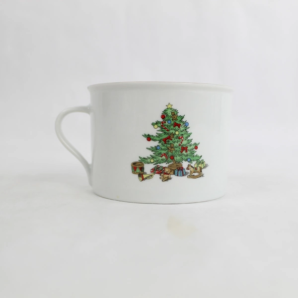 Vintage Holiday Hostess Christmas Tree Cup & Saucer Set Gold Trim Mistletoe