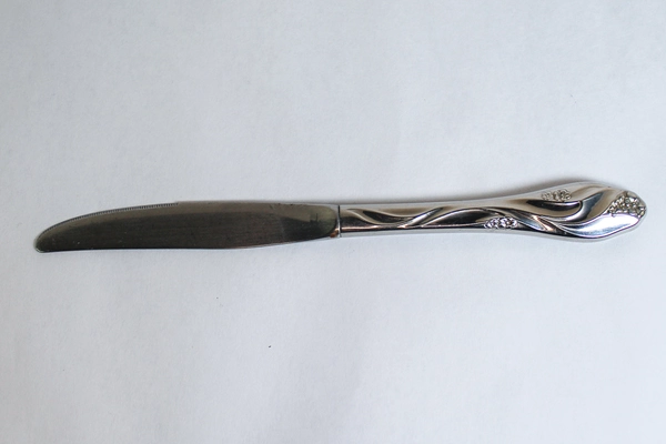 Lot of 3 Oneida Lorilei Stainless Steel 9" Dinner Knives Floral Design Pre-Owned