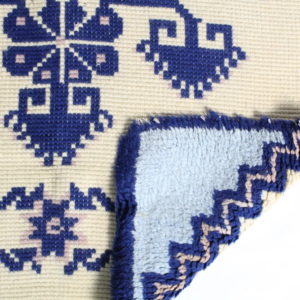 Vintage Rug Hooking Wall Hanging Cream Navy Blue Geometric 54"x34" Carpet