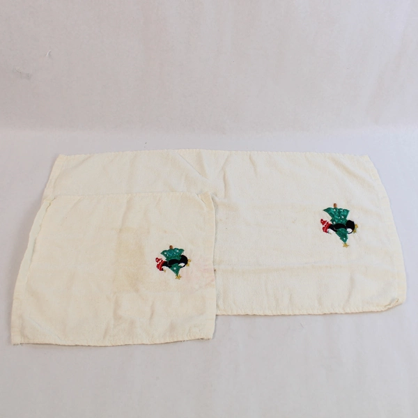 Lot of 4 Barth & Dreyfuss Christmas Bathroom Towels Embroidered Penguins