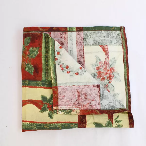 Lot of 4 Style Lab Christmas Placemats Wreaths Holly 100% Cotton 17x17"