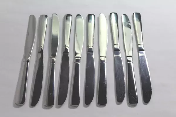 Lot of 10 Oneida Avery Stainless Steel Dinner Knives 9.25" Modern Flatware