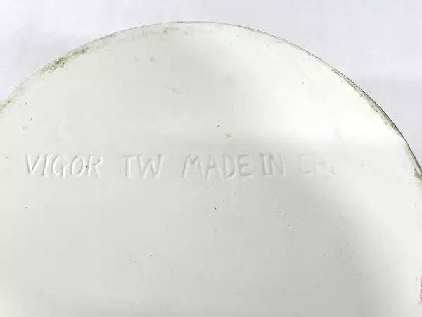 Vigor Embossed Rooster Ceramic Salad Bowl 9.75" Red Checkered Band Vintage