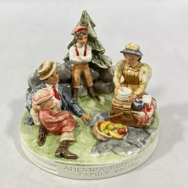 1979 Sebastian America Remembers Family Picnic Figurine Signed & Boxed