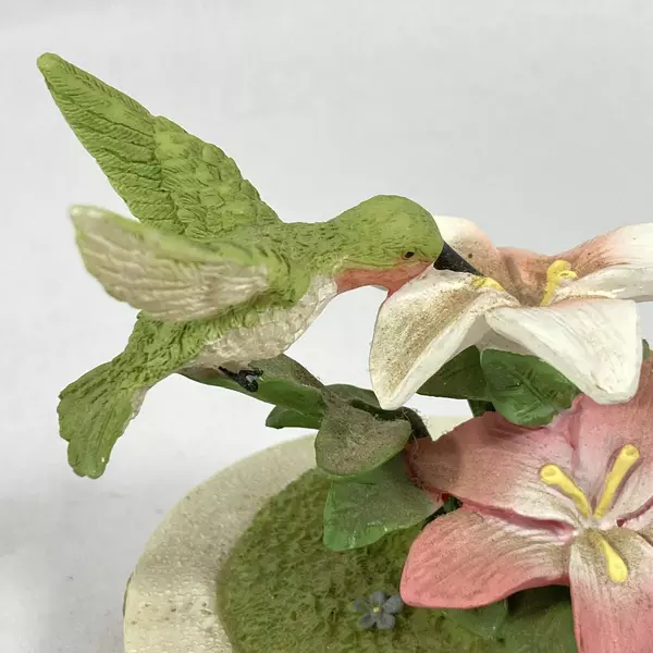 2002 Avon Hummingbird Candle Springtime Floral Scent Collectible 6.25" Jar