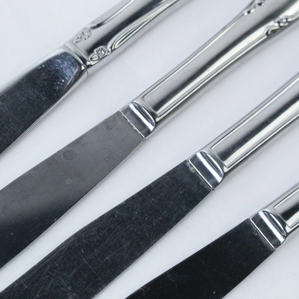 Lot of 4 Oneida Homestead Stainless Steel Dinner Knives Hollow Handle