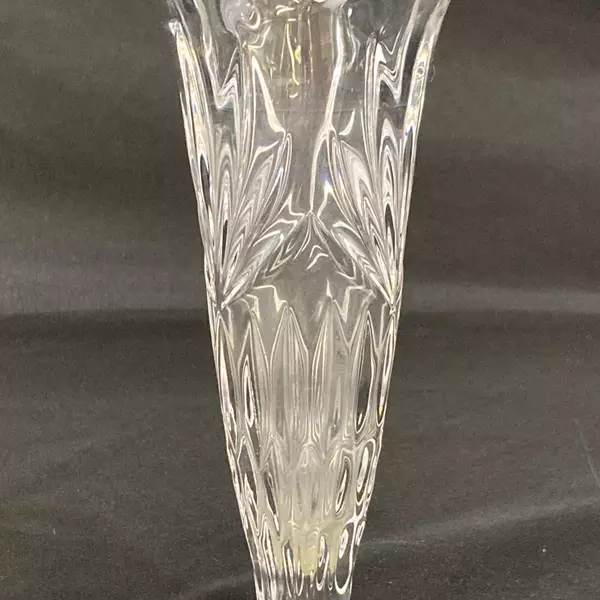 Bohemia 24% Lead Crystal Flower Vase Scalloped Rim Diamond Point Design 6.75"