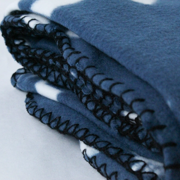 Gold Coast Navy Blue White Snowflake Throw Blanket 59.5"x48.75" Home Decor