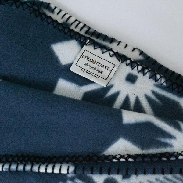 Gold Coast Navy Blue White Snowflake Throw Blanket 59.5"x48.75" Home Decor