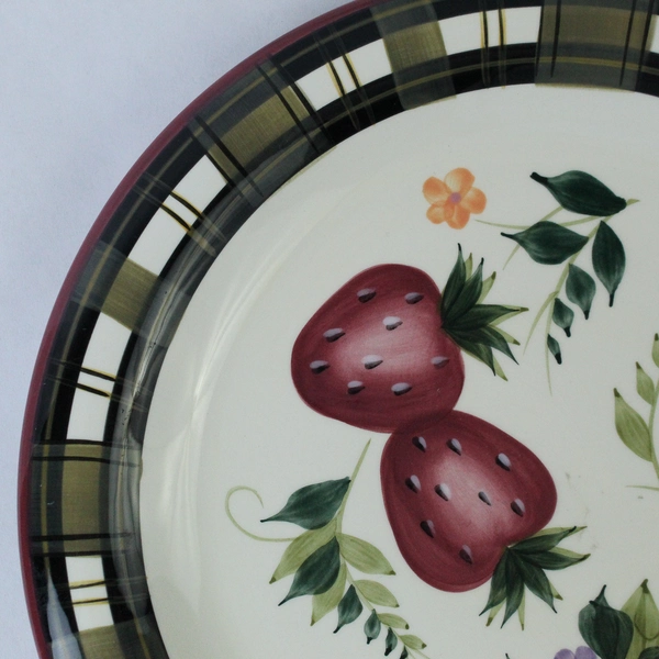 Oneida Strawberry Plaid 10.5" Ceramic Dinner Plate Discontinued 2002 Vintage
