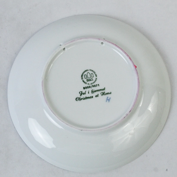 Copenhagen Porcelain Denmark 1971 Christmas At Home Blue White Plate 7"