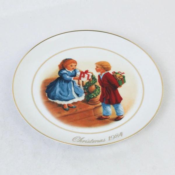 1984 Avon Christmas Memories Collector Plate 22k Gold Trim 9" Vintage Decor