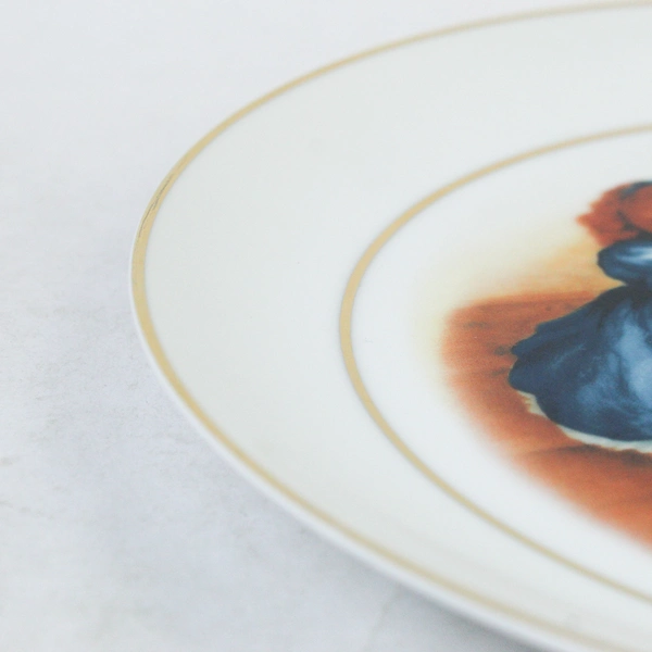 1984 Avon Christmas Memories Collector Plate 22k Gold Trim 9" Vintage Decor