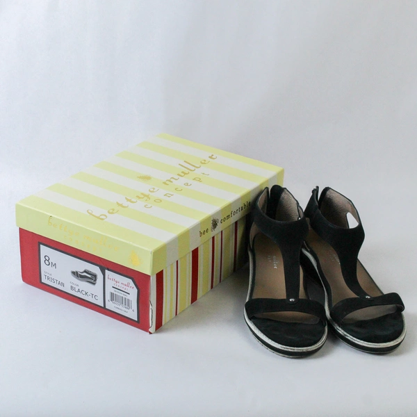 Bettye Muller Concept Black Ankle Strap Sandals 8M Pre-Owned with Box