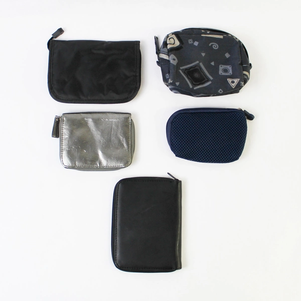 Lot of 5 Pre-Owned Unisex Stylish Zipper Wallets - Functional Accessories