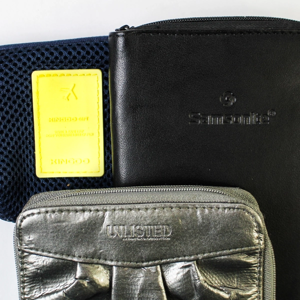 Lot of 5 Pre-Owned Unisex Stylish Zipper Wallets - Functional Accessories