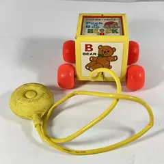 Vintage 1970 Fisher Price Peek-a-Boo Block Pull Toy ABC 760 Works