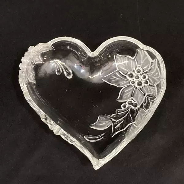 2010 Mikasa Poinsettia Heart Dish - Holiday Decor - Made in Germany