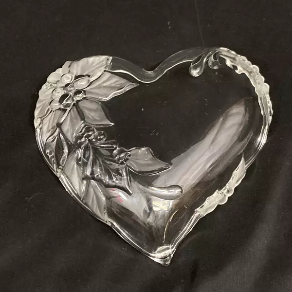 2010 Mikasa Poinsettia Heart Dish - Holiday Decor - Made in Germany