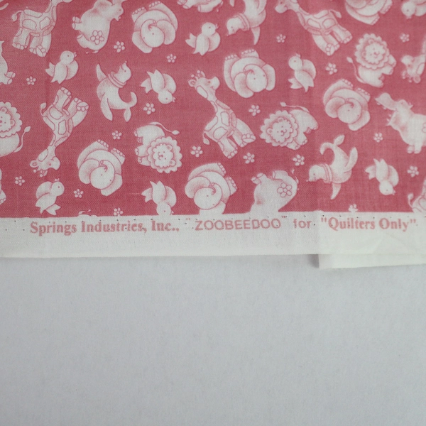 Spring Industries 'Zoobeedoo' Pink Cotton Zoo Animal Fabric 31" x 80"