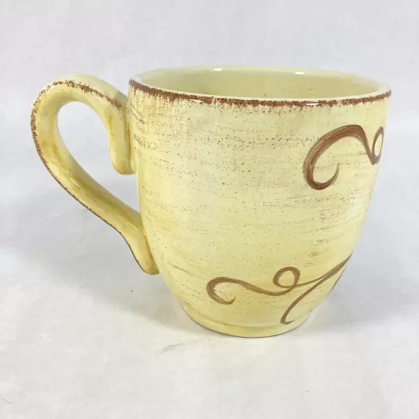 Tabletops Unlimited Vino Purple Grapes Coffee Cup - Light Yellow, Pre-Owned