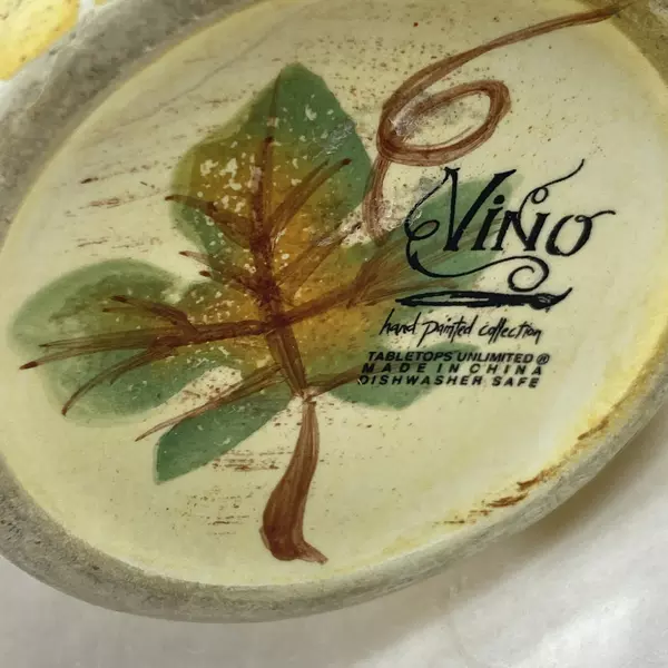 Tabletops Unlimited Vino Purple Grapes Coffee Cup - Light Yellow, Pre-Owned