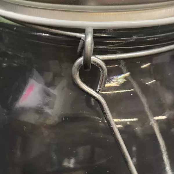 4 Clear Glass Pint Jars with Lids & Wire Bails for Crafting & DIY Decor