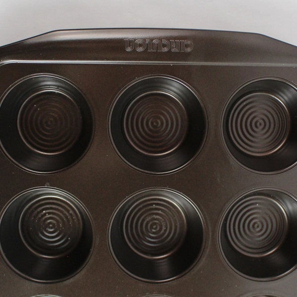 Circulon Nonstick 12-Cup Muffin/Cupcake Tin, Brown Steel, Pre-Owned