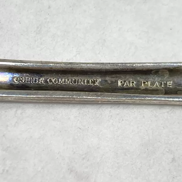 Vintage Oneida Vernon Ashley Butter Knife 7.25" Monogrammed G Silverplate