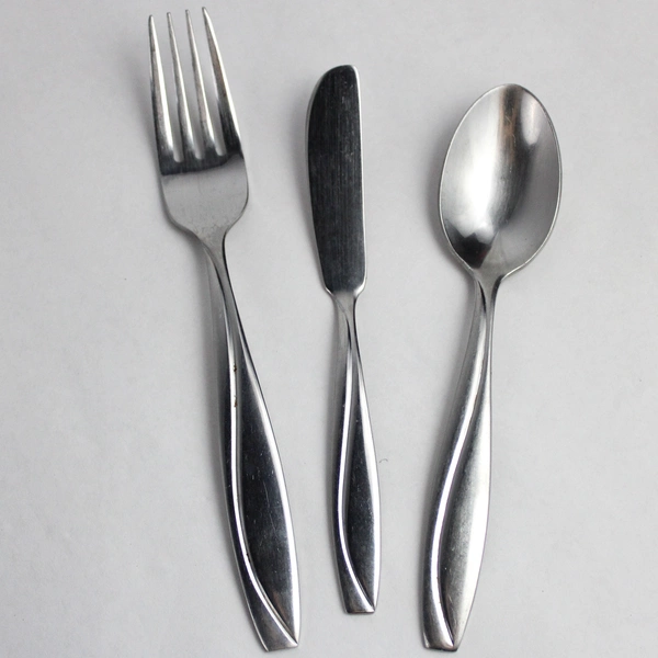 Oneida Groove 3-Piece Stainless Steel Flatware Set: Fork, Spoon, Knife