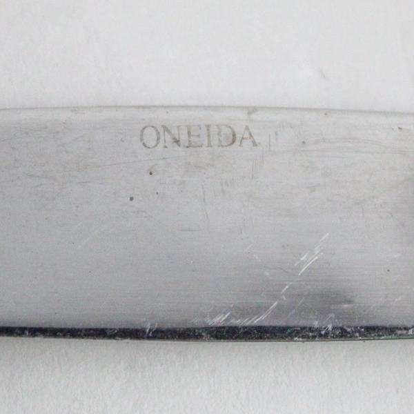 Lot of 4 Oneida Jacqueline Butter Knives Stainless Steel Matte Finish
