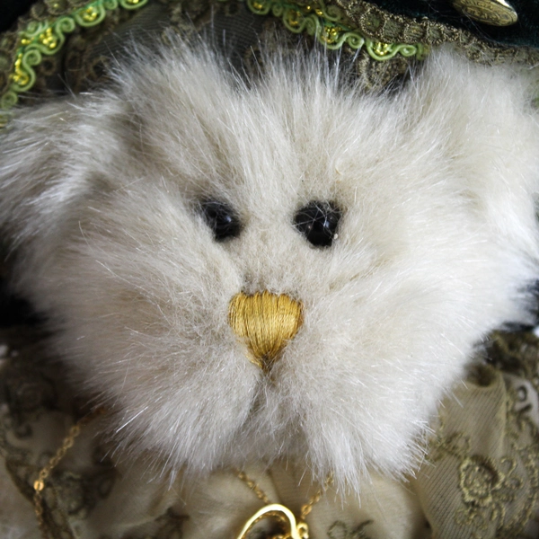 2000 Pickford Bears Brass Button Collection Eliza With Real Emerald Pendant