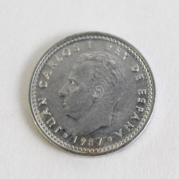 Lot of 2 One Peseta Coins From Spain 1975 And 1987