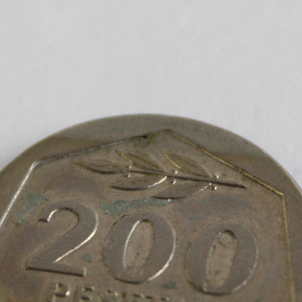 200 Peseta Coin From Spain Dated 1986