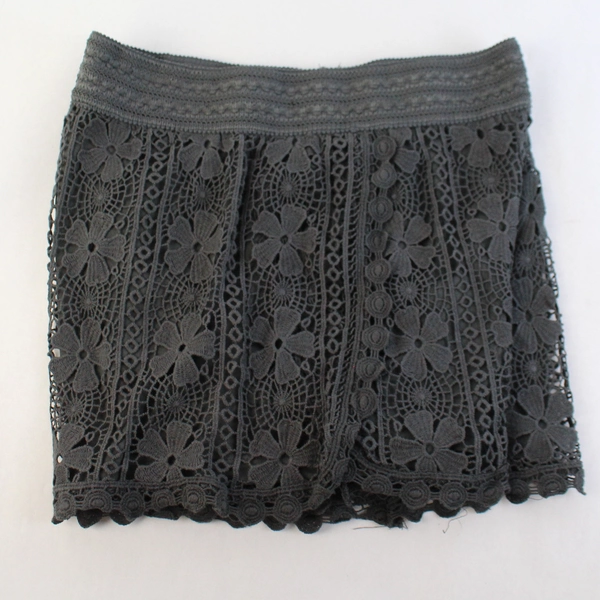 Coco + Jaimeson Dark Gray Shorts Women's Size Large